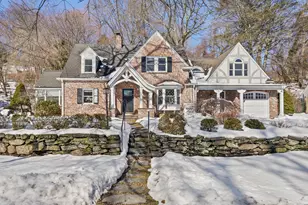 5 Halliwell Dr, Stamford, CT 06902 - Photo 1