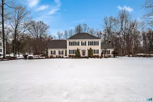 10 Stonewall Ln, Clinton, CT 06413 - Photo 2