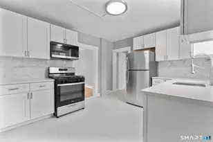 31 Alton St, Waterbury, CT 06705 - Photo 8