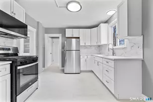 31 Alton St, Waterbury, CT 06705 - Photo 4