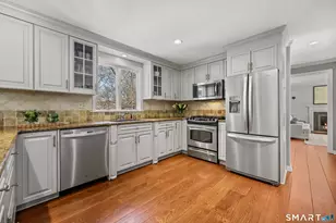 610 Unquowa Rd, Fairfield, CT 06824 - Photo 14