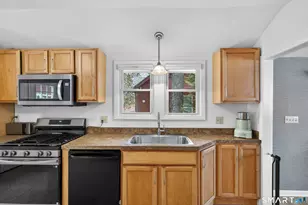 87 White Birch Dr, Guilford, CT 06437 - Photo 18