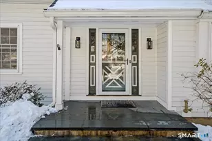 1091 Round Hill Rd, Fairfield, CT 06824 - Photo 2