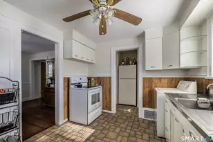 61 Astoria Ave, Bridgeport, CT 06604 - Photo 12