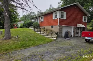 3 Frisbie St, New Fairfield, CT 06812 - Photo 4