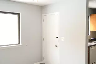 285 Queen St, Southington, CT 06489 - Photo 10