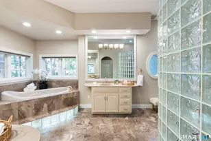 13 Chatsworth Pl, Farmington, CT 06032 - Photo 24