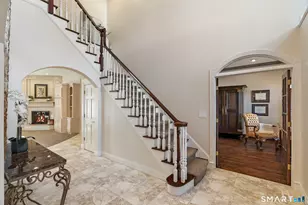 13 Chatsworth Pl, Farmington, CT 06032 - Photo 2