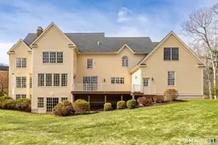 138 Northington Dr, Avon, CT 06001 - Photo 2