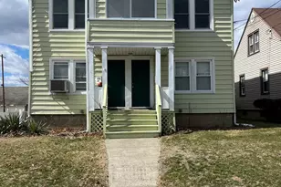 25 Clover St, Stratford, CT 06614 - Photo 2