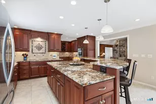 69 Forest Glen Dr, Woodbridge, CT 06525 - Photo 8