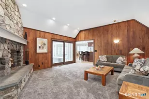 69 Forest Glen Dr, Woodbridge, CT 06525 - Photo 4