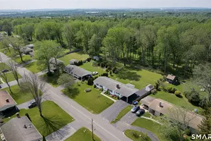 31 Sharren Ln, Enfield, CT 06082 - Photo 6