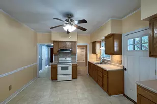 20 Elm St, Seymour, CT 06483 - Photo 12