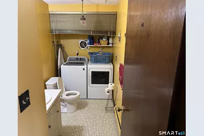 33 Sky View Circle, Hamden, CT 06514 - Photo 18