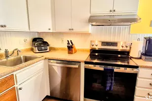 239 Old Farms Rd, Avon, CT 06001 - Photo 8