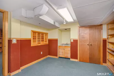 8 Crest Road, Danbury, CT 06811 - Photo 30