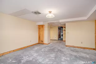 8 Crest Rd, Danbury, CT 06811 - Photo 32