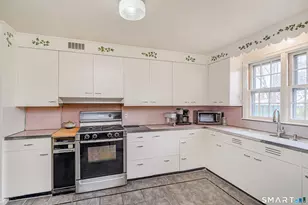 8 Crest Rd, Danbury, CT 06811 - Photo 16