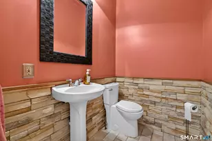 174 Westfort Dr, Meriden, CT 06451 - Photo 18