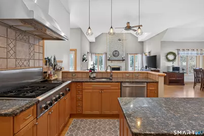 174 Westfort Drive, Meriden, CT 06451 - Photo 6