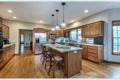 32 Sail Harbour Drive, New Fairfield, CT 06812 - Photo 12