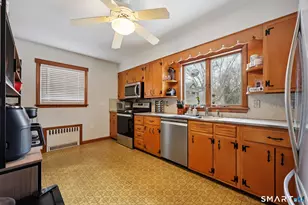 10 Hislop St, New London, CT 06320 - Photo 10