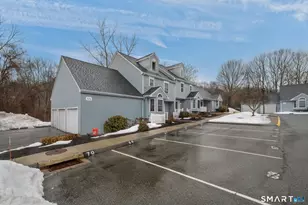 374 Meridian St Ext, Groton, CT 06340 - Photo 2