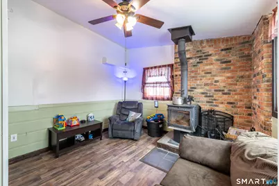 79 Roosevelt Avenue, Norwich, CT 06360 - Photo 12