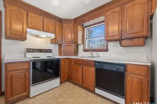 332 Fern St, West Hartford, CT 06119 - Photo 8