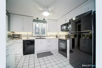 71 Vista Road, North Haven, CT 06473 - Photo 10