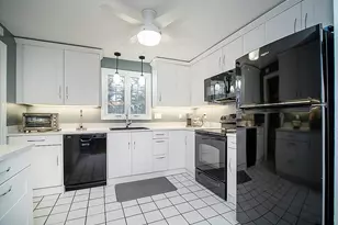 71 Vista Rd, North Haven, CT 06473 - Photo 10