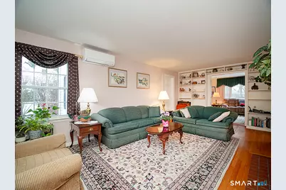 71 Vista Road, North Haven, CT 06473 - Photo 4