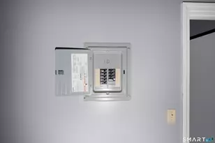 815 E Main St, Waterbury, CT 06705 - Photo 16