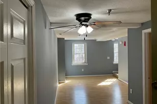 1 Russell St, Middletown, CT 06457 - Photo 2