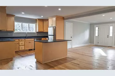 35 Graves Avenue, Guilford, CT 06437 - Photo 10