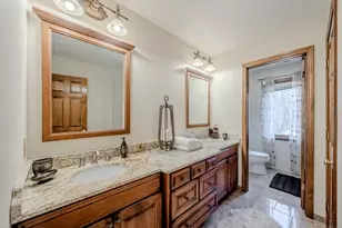 723 Laurie Ln, Orange, CT 06477 - Photo 28