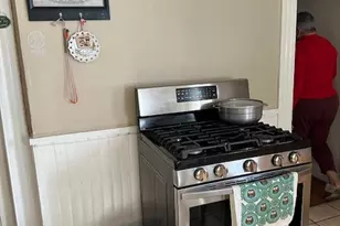 124 Smith St, Derby, CT 06418 - Photo 16