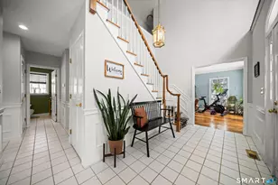 117 N Saddle Rdg, Simsbury, CT 06092 - Photo 4