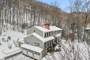 117 N Saddle Rdg, Simsbury, CT 06092 - Photo 2