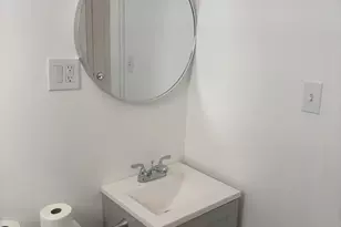 73 Pixlee Pl, Bridgeport, CT 06610 - Photo 10