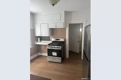 73 Pixlee Place, Bridgeport, CT 06610 - Photo 6