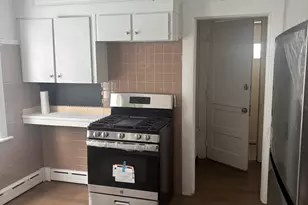 73 Pixlee Pl, Bridgeport, CT 06610 - Photo 6