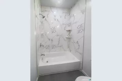 1042 Iranistan Avenue, Bridgeport, CT 06604 - Photo 14