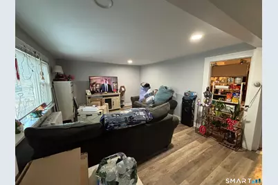 8 Jetland Place, Bridgeport, CT 06605 - Photo 2