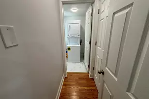 8 Jetland Pl, Bridgeport, CT 06605 - Photo 20