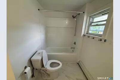 8 Jetland Place, Bridgeport, CT 06605 - Photo 14