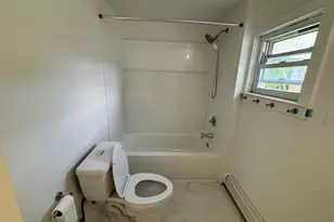 8 Jetland Pl, Bridgeport, CT 06605 - Photo 14