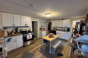 8 Jetland Pl, Bridgeport, CT 06605 - Photo 4