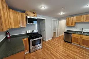 8 Jetland Pl, Bridgeport, CT 06605 - Photo 10